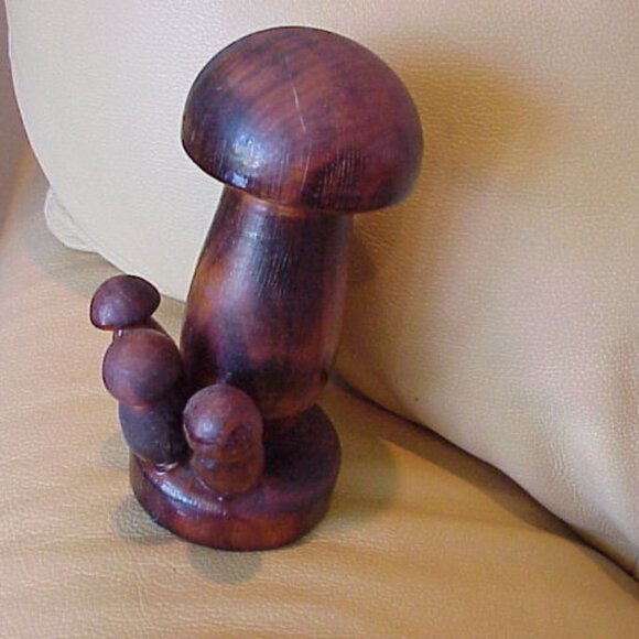 VTG 2 piece Hand Carved Wooden Mushroom & Toadstools Folk Art Display Sculpture - Picture 5 of 9